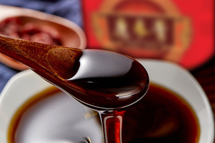 膏滋加工的“八繁之功”:揭秘一滴精品膏滋背后的匠心工藝與現代科技第1張 膏滋加工的“八繁之功”:揭秘一滴精品膏滋背后的匠心工藝與現代科技第1張